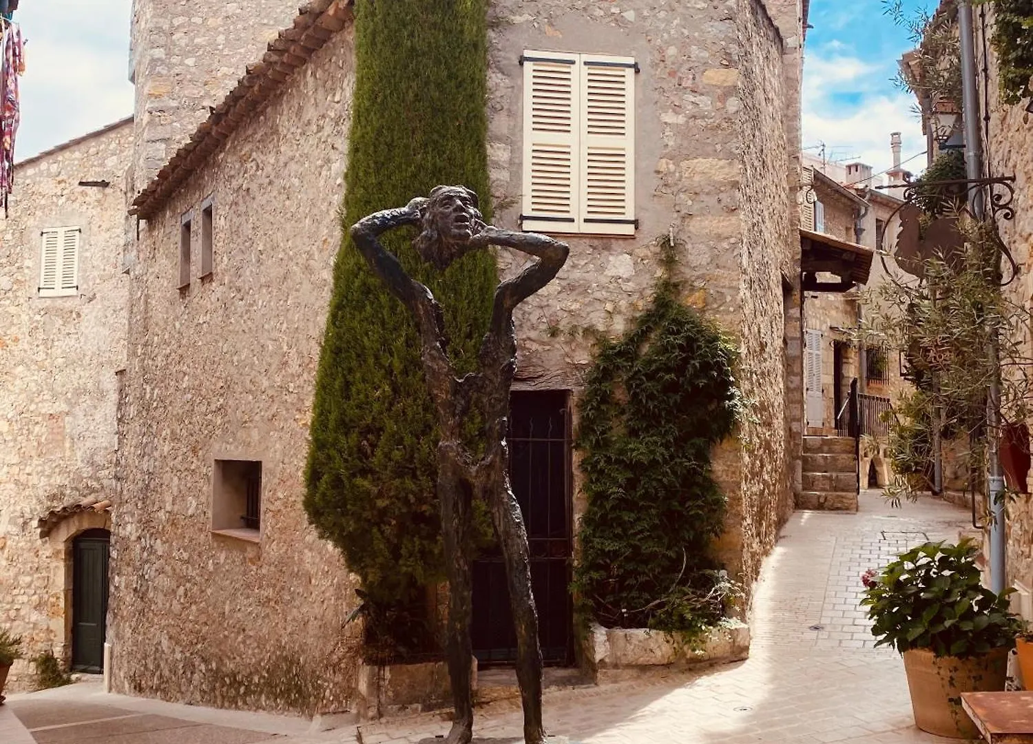 Two Bedroom Townhouse In The Heart Of The Old Village Of Mougins With Its Michelin Star Restaurants. - 2140 Apartment